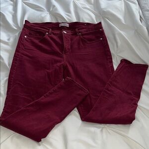 Loft Modern Skinny size 10/30 burgundy color